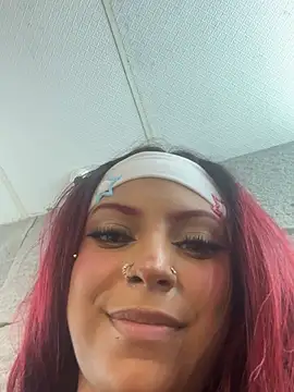 Chat +18 de GiaRedd ao vivo
