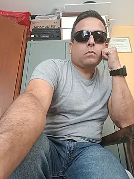 chicoguapo8 Live XXX Chat