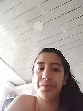 Chat +18 de sarahy_evans ao vivo