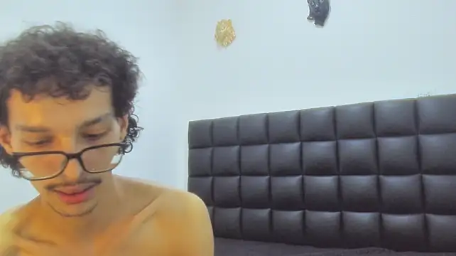 KittyStarmorbid's Webcam Show