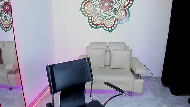 Candy_fox_19 Adlı Modelin Canlı XXX Sohbeti