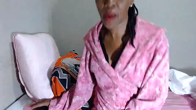 Ebonysweetcougar's Live XXX Chat