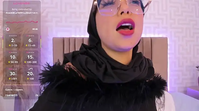 naishaa_'s Live XXX Chat