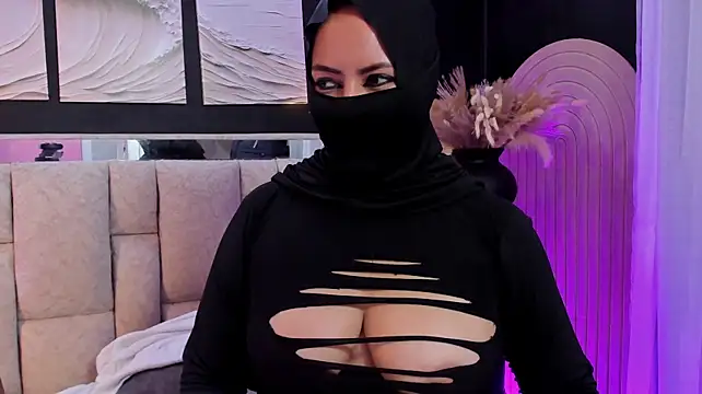 Qamar_Khalifa's Live XXX Chat