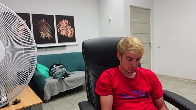 Show modela Logan_Falk na web-kameri