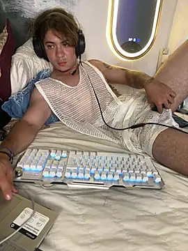 AngelLatinBoy webkamerás műsora
