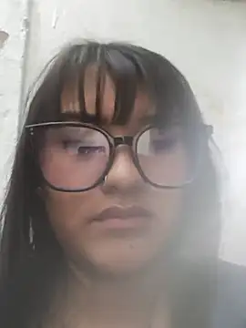 Emily-7 Live XXX-chat