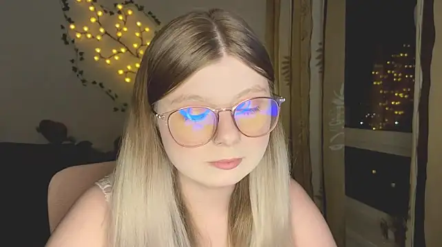 YukiBlush Adlı Modelin Canlı XXX Sohbeti