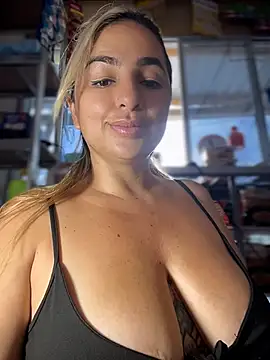 sammyqueenx21 Adlı Modelin Canlı XXX Sohbeti