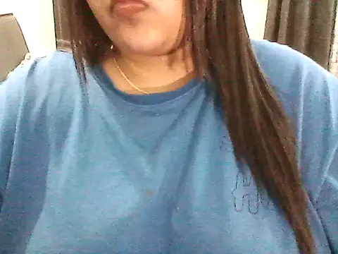 Chatroom XXX en direct de radhikkaa