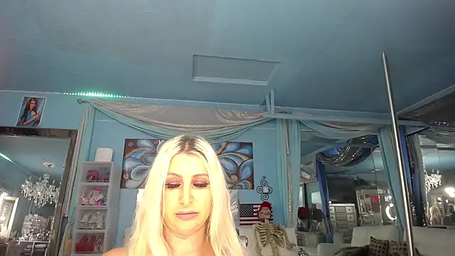 ADRIANNA_FOX: онлайн-секс-чат