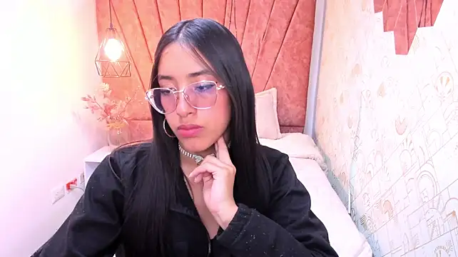 Gia_Evans__ Adlı Modelin Canlı XXX Sohbeti