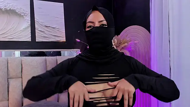 Qamar_Khalifa Adlı Modelin Canlı XXX Sohbeti