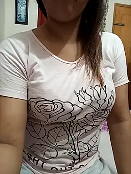 Chat +18 de Tanha18 ao vivo