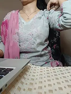 دردشة Chanchal--Navya الجنسية المباشرة