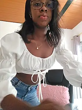 Im_Camila__のライブXXXチャット