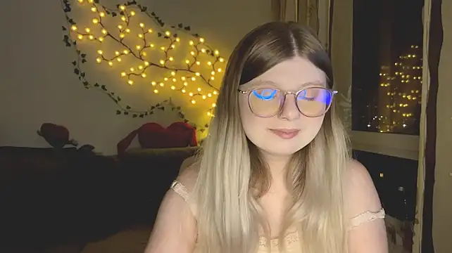 دردشة YukiBlush الجنسية المباشرة