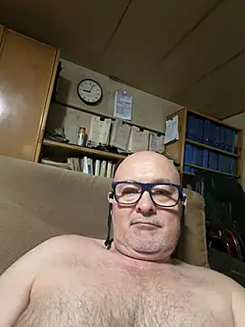 lam007 Show in webcam