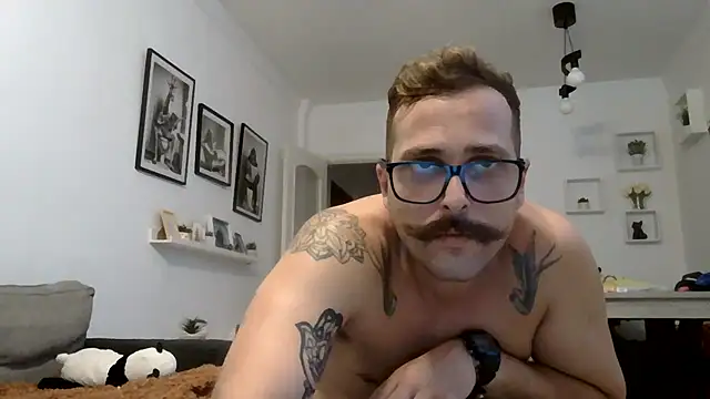 XXX chat uživo modela yanick931