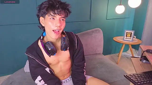 christopher_robin4 Adlı Modelin Canlı XXX Sohbeti