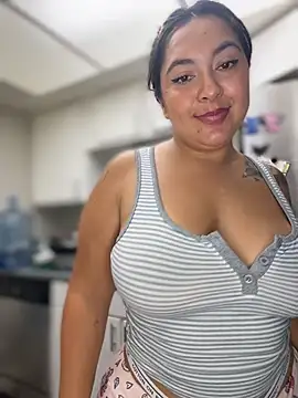latina_curvy22's Webcam Show