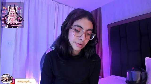 Molly_A's Live XXX Chat