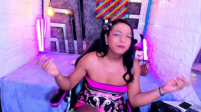 EmmyTorner Live XXX-Chat