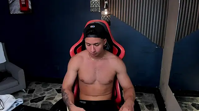 Axxel_Muscle Show Webcam