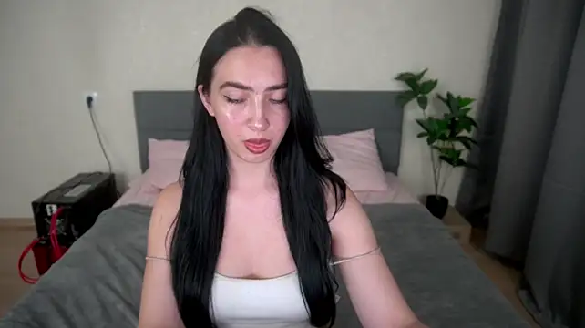 WildKittenX_'s Live XXX Chat