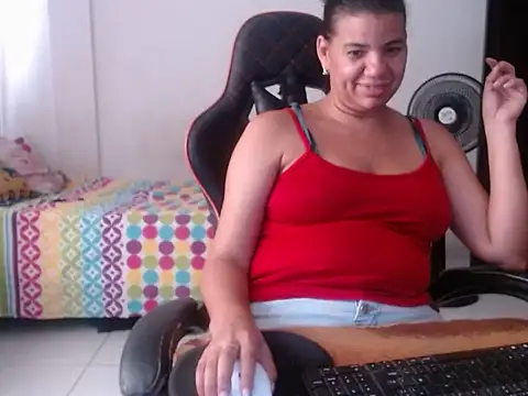Adriana_0312 élő XXX-chatje