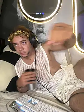 AngelLatinBoy Pertunjukan Webcam