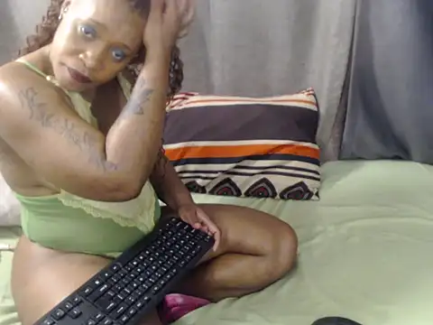 VelvetBooty live XXX chat