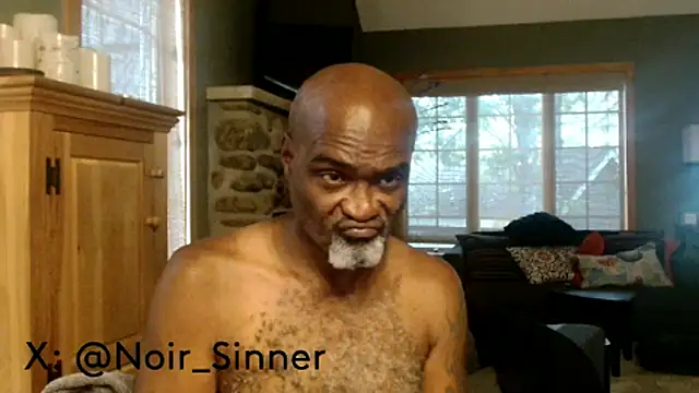 XXX chat uživo modela sinnernoir