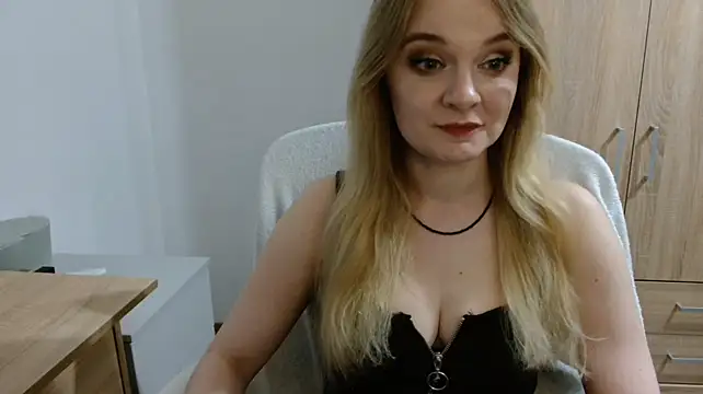 AlmaHoney Live XXX Chat