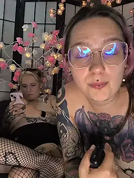 mamiedonuts' Live XXX Chat