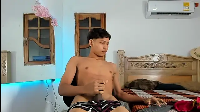 nedye_rouss Live XXX Chat