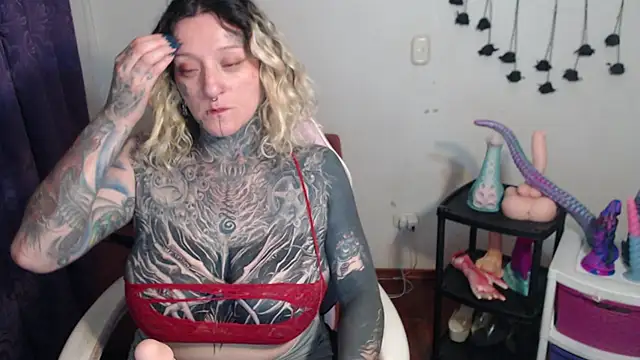 SLOPPYTITSS Live XXX Chat