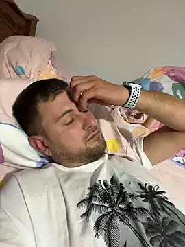 Pokazy przed kamerką – hugedickedd