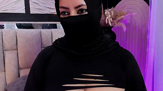 Qamar_Khalifa's Live XXX Chat