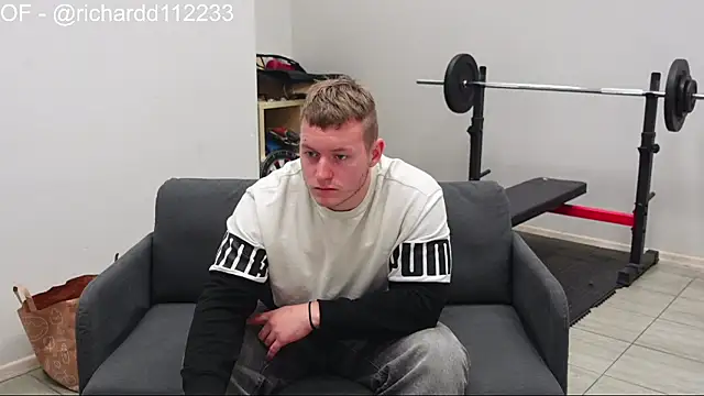 Richard_Dullas Show in webcam