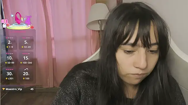 EmmitaGarciaのラ  イブXXXチャット