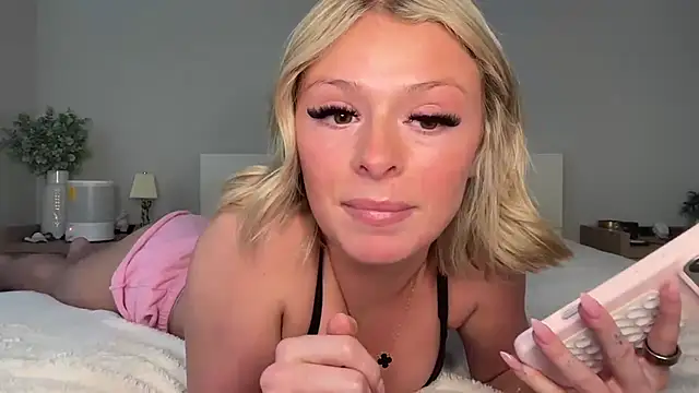 צ'אט XXX בשידור חי של piperrae