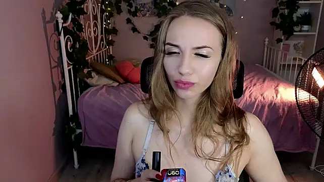 Cutie__Kitty Chat XXX in diretta