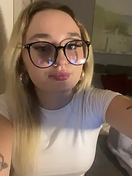 SexyyEmilyy's Live XXX Chat