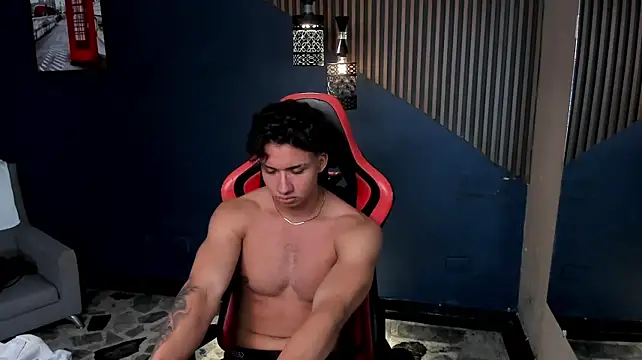 XXX chat uživo modela Axxel_Muscle