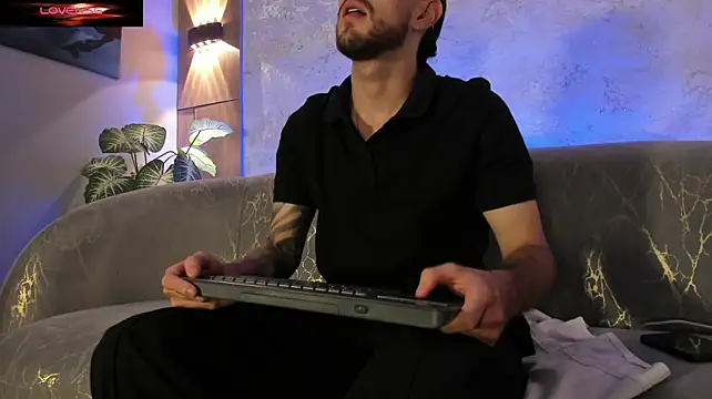 XXX chat uživo modela CodyWalkerR