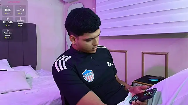 Keinner_BigDick Adlı Modelin Web Kamerası Şovu