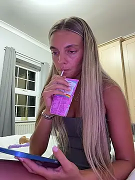 IndiaHughesUkx's Live XXX Chat