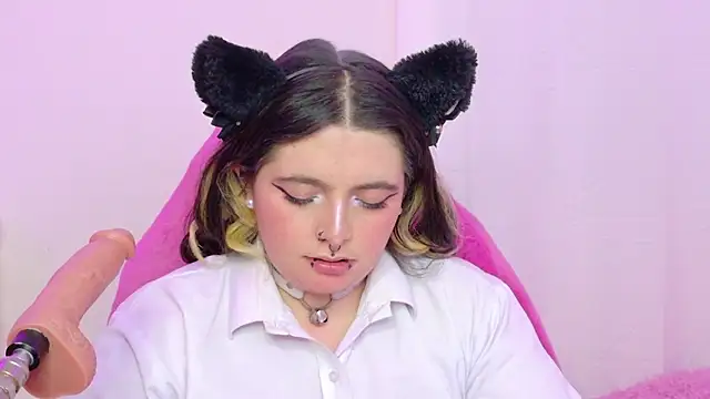 Sachi_Meow Adlı Modelin Canlı XXX Sohbeti
