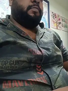 healthyguy175 Show in webcam